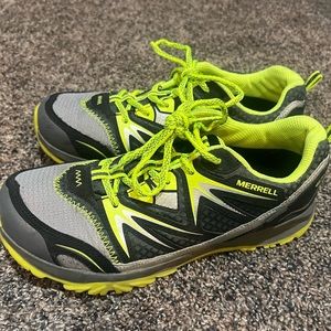 Merrell Boy's Capra Bolt Low Lace Waterproof Hiking Shoes, Grey/Citron, 6.5 M